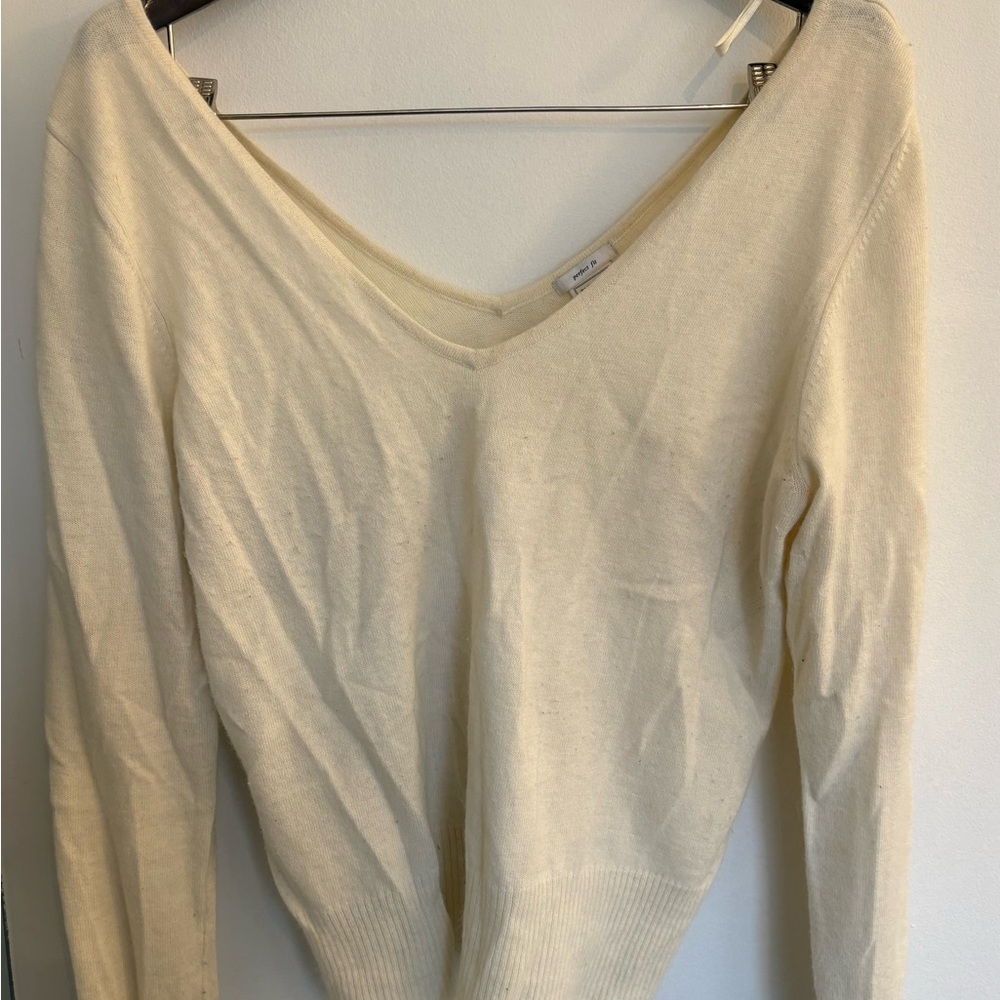 Old Navy Cream V-Neck Sweater
